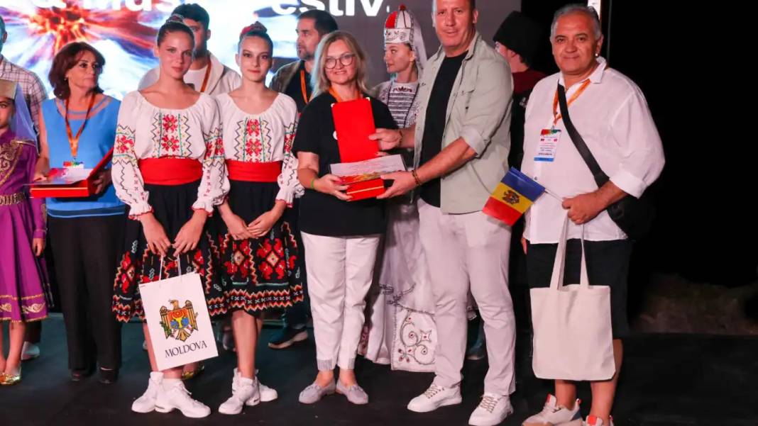 Manavgat’ta Halk Dansları Festivali Nefes Kesti! 6
